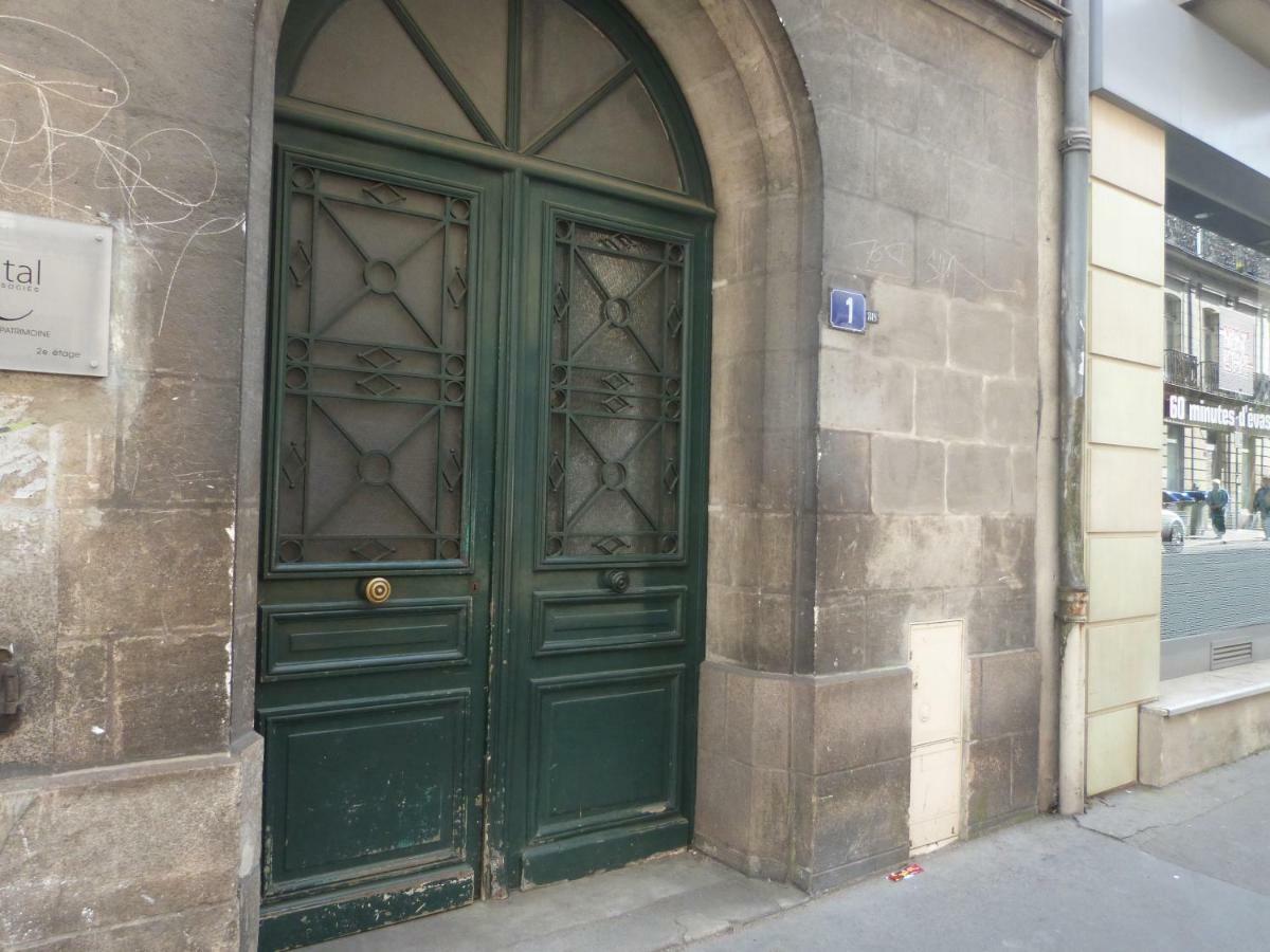 Chambre D'Hotes La Grotte De Voltaire Нант Екстер'єр фото